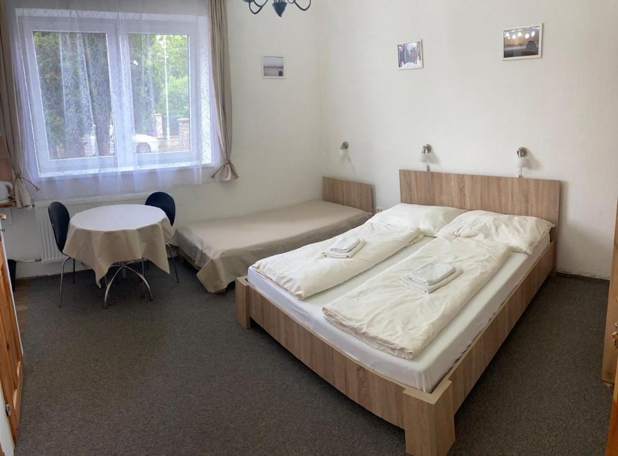 Penzion U Thuje Třeboň Exterior foto